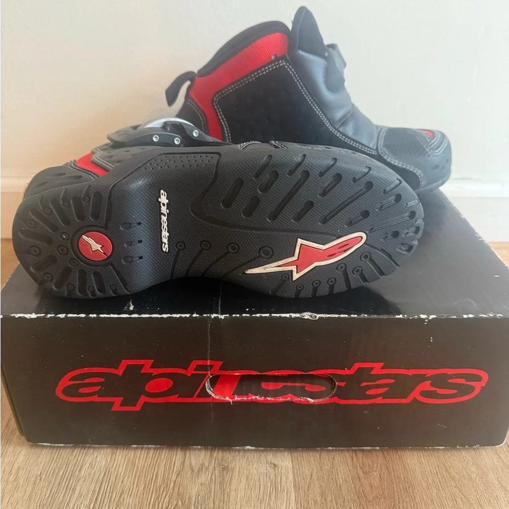 Alpinestars Women’s Black and Red Boots - Picture 2 of 3